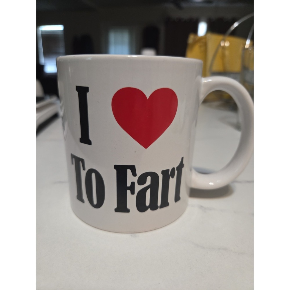 Spencer Gifts "I ❤️ To Fart " Beverage Mug